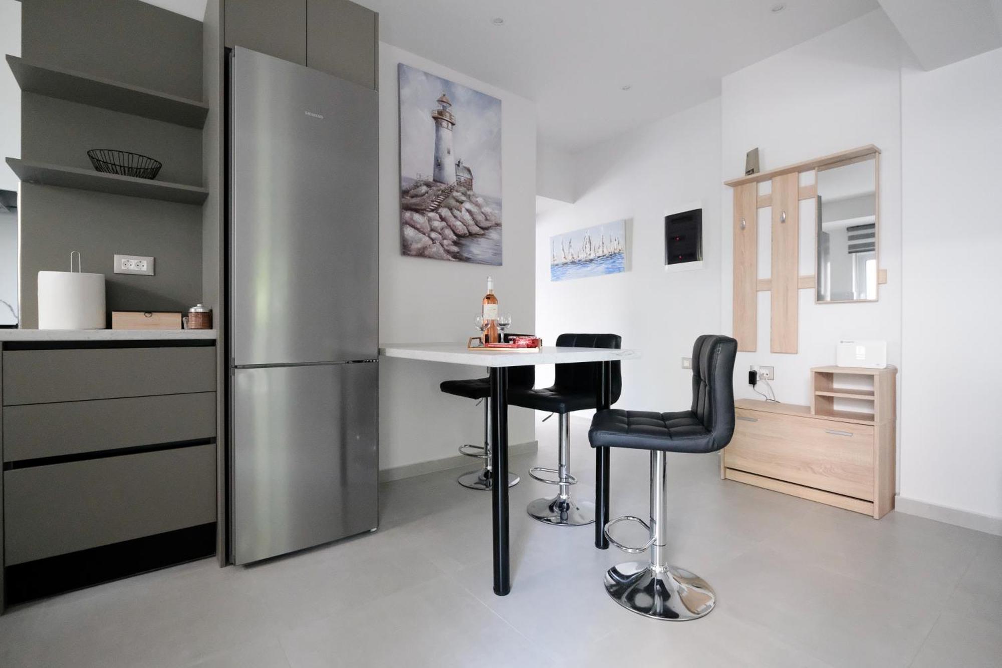 Rhodes Retreat: Modern Comfort In Serene Luxury Rhodes City Exterior foto